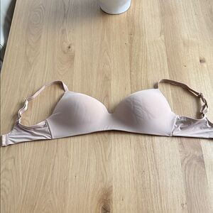 Victorias Secret wireless Nude Bra